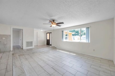 Villa ou maison à vendre à New Port Richey, Floride: 3 chambres, 117.15 m2 № 1378123 - photo 6