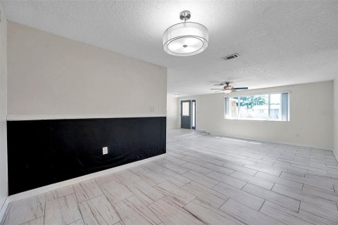 Casa en venta en New Port Richey, Florida, 3 dormitorios, 117.15 m2 № 1378123 - foto 16