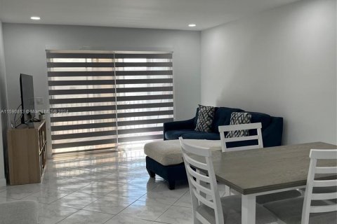 Copropriété à vendre à Pembroke Pines, Floride: 2 chambres, 92.9 m2 № 1180766 - photo 13