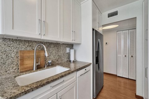 Copropriété à vendre à Hallandale Beach, Floride: 2 chambres, 126.35 m2 № 1180765 - photo 24