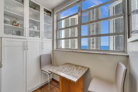 Copropriété à vendre à Hallandale Beach, Floride: 2 chambres, 126.35 m2 № 1180765 - photo 18