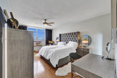 Copropriété à vendre à Hallandale Beach, Floride: 2 chambres, 126.35 m2 № 1180765 - photo 28