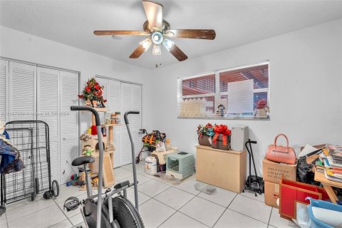 Condominio en venta en Hialeah, Florida, 2 dormitorios, 92.72 m2 № 1180802 - foto 18