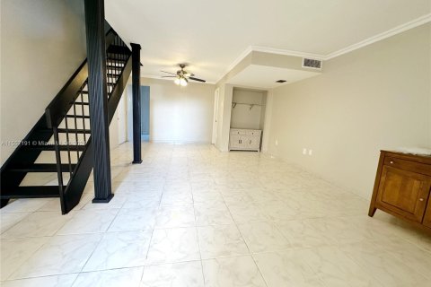 Condominio en venta en Miami Shores, Florida, 2 dormitorios, 89.19 m2 № 1092520 - foto 5