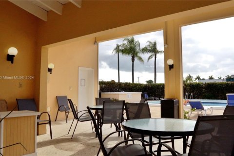 Copropriété à vendre à Miami Shores, Floride: 2 chambres, 89.19 m2 № 1092520 - photo 26