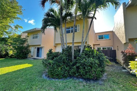 Condominio en venta en Miami Shores, Florida, 2 dormitorios, 89.19 m2 № 1092520 - foto 3