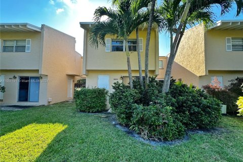 Copropriété à vendre à Miami Shores, Floride: 2 chambres, 89.19 m2 № 1092520 - photo 2
