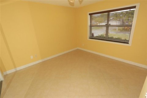 House in Lauderhill, Florida 4 bedrooms, 218.69 sq.m. № 963978 - photo 24