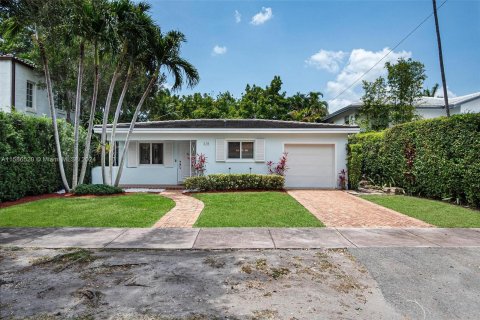 Villa ou maison à vendre à Coral Gables, Floride: 3 chambres, 129.13 m2 № 1179923 - photo 3