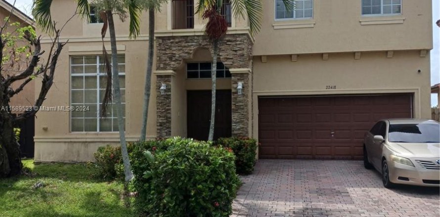 Casa en Cutler Bay, Florida 5 dormitorios, 266.54 m2 № 1179921