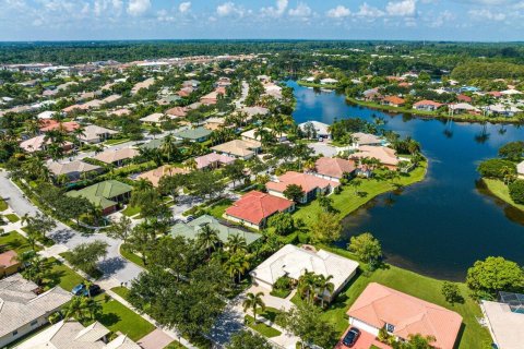 Villa ou maison à vendre à Royal Palm Beach, Floride: 3 chambres, 187.2 m2 № 914444 - photo 5
