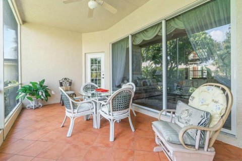 Villa ou maison à vendre à Royal Palm Beach, Floride: 3 chambres, 187.2 m2 № 914444 - photo 12