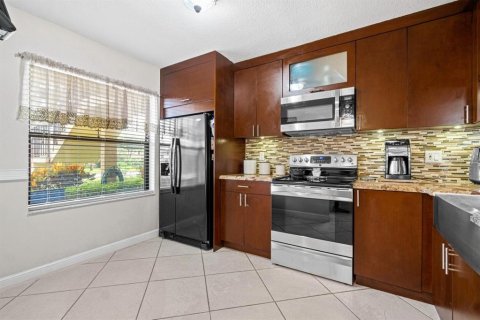 Condo in Lake Worth, Florida, 2 bedrooms  № 1255015 - photo 5