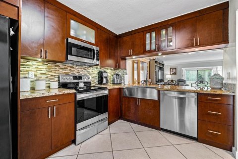 Condo in Lake Worth, Florida, 2 bedrooms  № 1255015 - photo 6