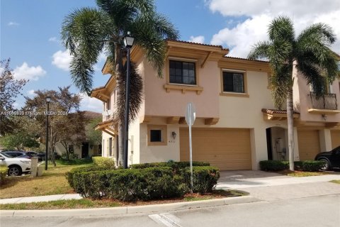 Townhouse in Coconut Creek, Florida 3 bedrooms, 164.25 sq.m. № 1372712 - photo 2