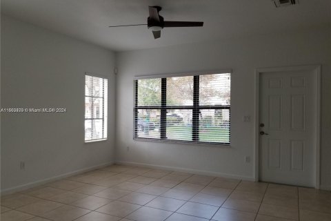 Townhouse in Coconut Creek, Florida 3 bedrooms, 164.25 sq.m. № 1372712 - photo 11