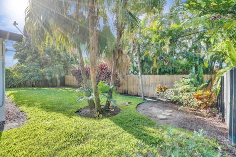 House in Wilton Manors, Florida 3 bedrooms, 121.24 sq.m. № 1104729 - photo 6