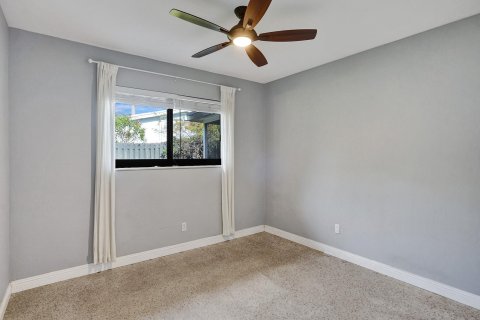 House in Wilton Manors, Florida 3 bedrooms, 121.24 sq.m. № 1104729 - photo 28