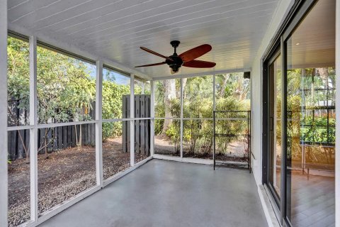 House in Wilton Manors, Florida 3 bedrooms, 121.24 sq.m. № 1104729 - photo 9