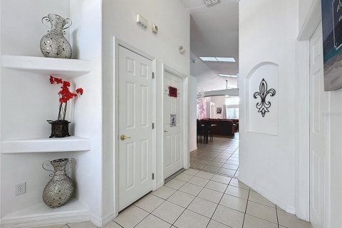 Villa ou maison à vendre à Davenport, Floride: 5 chambres, 242.29 m2 № 1320172 - photo 4