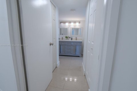 Copropriété à vendre à Aventura, Floride: 2 chambres, 101.82 m2 № 1292422 - photo 13