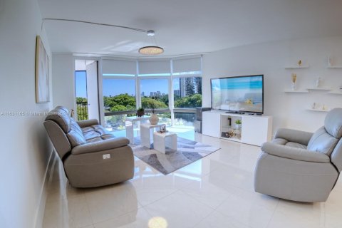 Condo in Aventura, Florida, 2 bedrooms  № 1292422 - photo 3