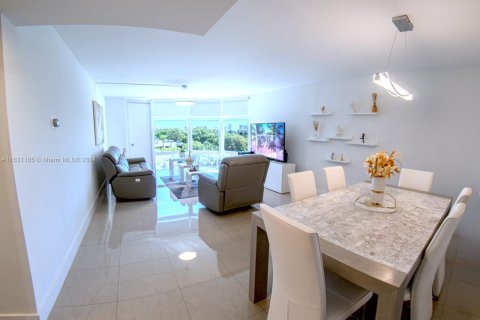 Condo in Aventura, Florida, 2 bedrooms  № 1292422 - photo 5