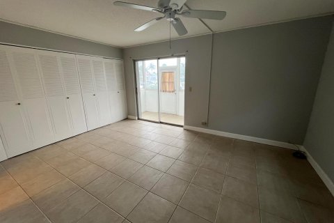 Condo in Delray Beach, Florida, 1 bedroom  № 1180594 - photo 14