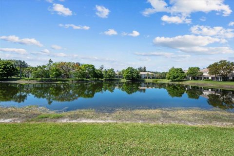 Townhouse in West Palm Beach, Florida 3 bedrooms, 123.1 sq.m. № 1180526 - photo 25