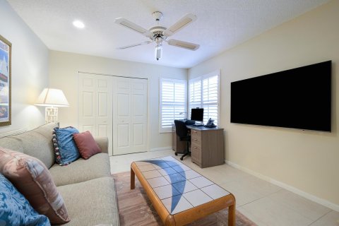 House in Palm Beach Gardens, Florida 2 bedrooms, 175.31 sq.m. № 1007315 - photo 10