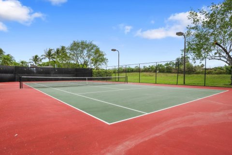 Condo in Wellington, Florida, 2 bedrooms  № 1216097 - photo 2