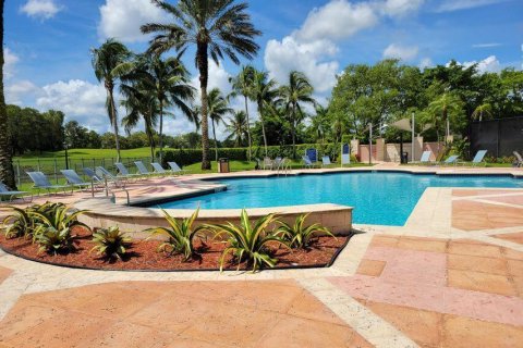 Condo in Wellington, Florida, 2 bedrooms  № 1216097 - photo 17