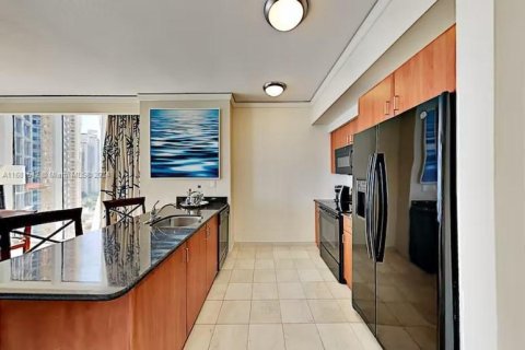 Condo in Sunny Isles Beach, Florida, 1 bedroom  № 1412349 - photo 11