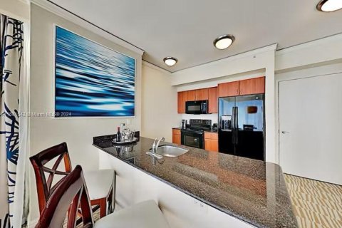 Condo in Sunny Isles Beach, Florida, 1 bedroom  № 1412349 - photo 8