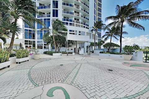 Condo in Sunny Isles Beach, Florida, 1 bedroom  № 1412349 - photo 23