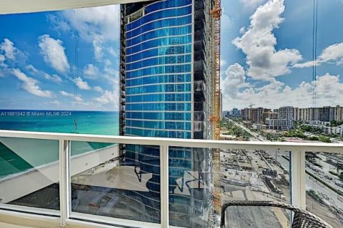 Condo in Sunny Isles Beach, Florida, 1 bedroom  № 1412349 - photo 18