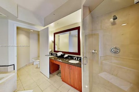 Condo in Sunny Isles Beach, Florida, 1 bedroom  № 1412349 - photo 15