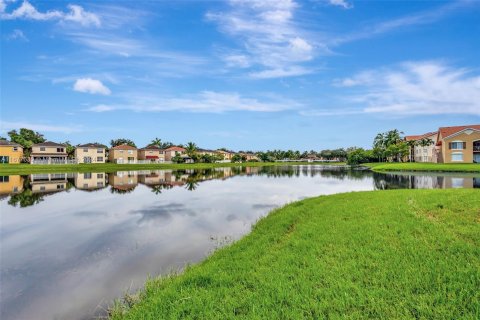 Condo in West Palm Beach, Florida, 3 bedrooms  № 1410800 - photo 26