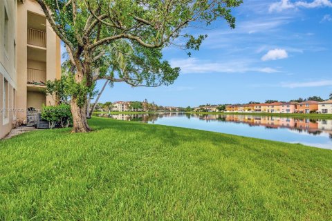 Condo in West Palm Beach, Florida, 3 bedrooms  № 1410800 - photo 24