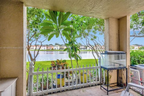 Condo in West Palm Beach, Florida, 3 bedrooms  № 1410800 - photo 18