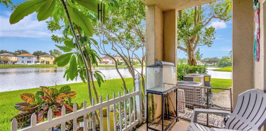 Condo in West Palm Beach, Florida, 3 bedrooms  № 1410800