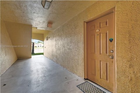 Condo in West Palm Beach, Florida, 3 bedrooms  № 1410800 - photo 27