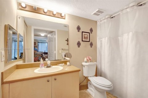 Condo in West Palm Beach, Florida, 3 bedrooms  № 1410800 - photo 16