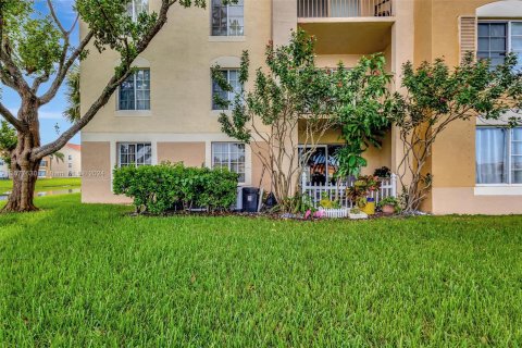 Condo in West Palm Beach, Florida, 3 bedrooms  № 1410800 - photo 20