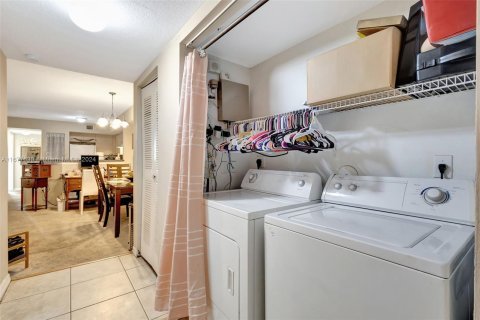 Condo in West Palm Beach, Florida, 3 bedrooms  № 1410800 - photo 17