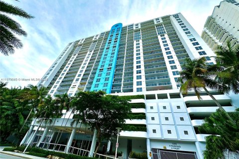 Condo in Miami Beach, Florida, 1 bedroom  № 1410799 - photo 1