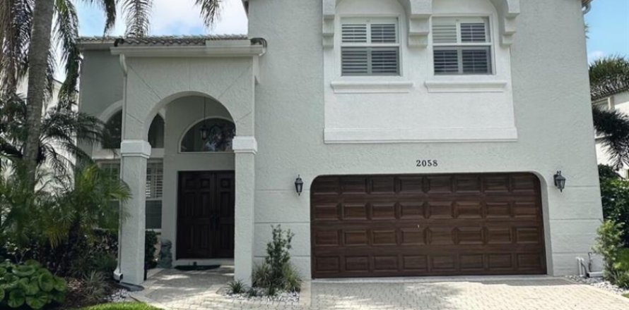 House in West Palm Beach, Florida 4 bedrooms, 256.6 sq.m. № 1228474