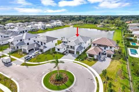 Casa en venta en Cooper City, Florida, 6 dormitorios, 536.98 m2 № 911921 - foto 2