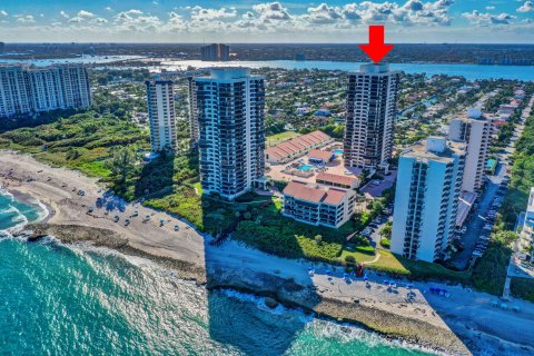 Condominio en venta en Riviera Beach, Florida, 3 dormitorios, 230.21 m2 № 945374 - foto 3