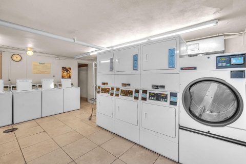 Condo in Fort Lauderdale, Florida, 1 bedroom  № 1180243 - photo 3